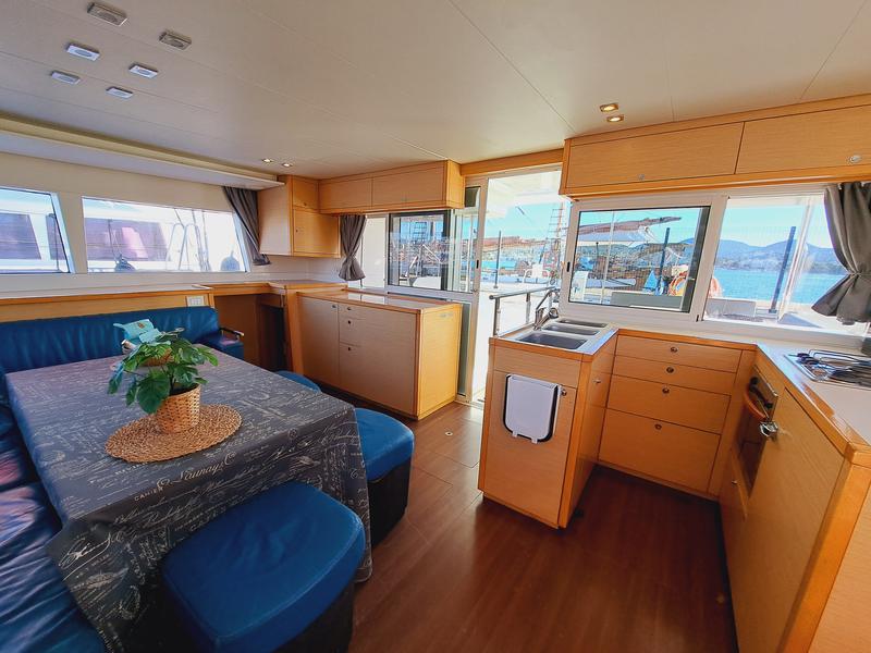 Book yachts online - catamaran - LAGOON 450 - DISCOVERY 6a MH-2-25-11 - rent