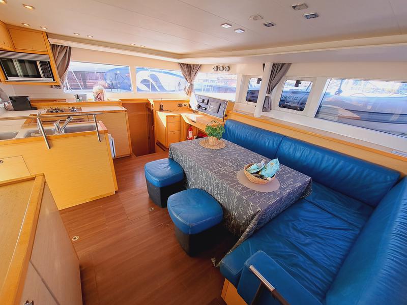 Book yachts online - catamaran - LAGOON 450 - DISCOVERY 6a MH-2-25-11 - rent