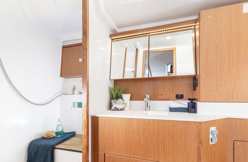 Book yachts online - sailboat - Bavaria C45 - Insolence - rent