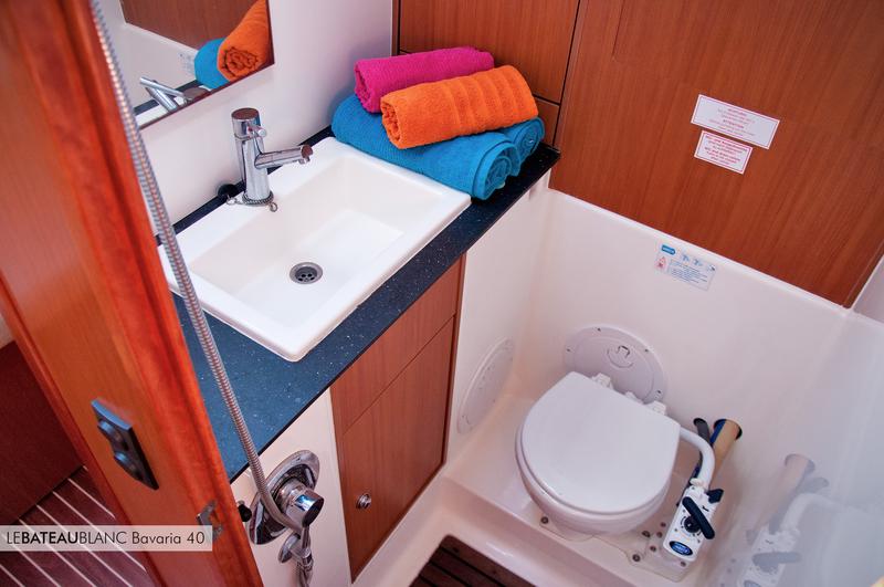 Book yachts online - sailboat - Bavaria 40 Cruiser - Aries - rent