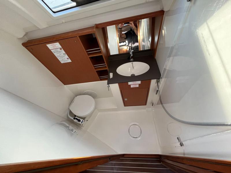Book yachts online - sailboat - Bavaria Cruiser 41 - TONKA - rent