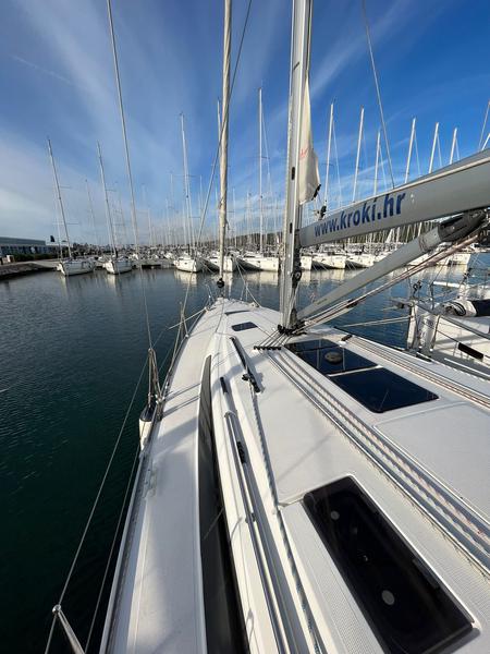 Book yachts online - sailboat - Bavaria Cruiser 41 - TONKA - rent