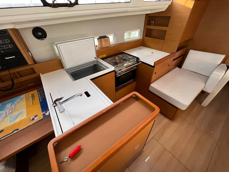 Book yachts online - sailboat - Sun Odyssey 410 - POLARIS  - rent