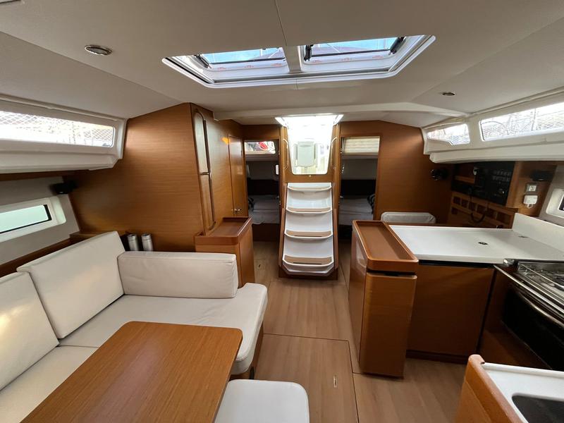 Book yachts online - sailboat - Sun Odyssey 440 - PETRA - rent