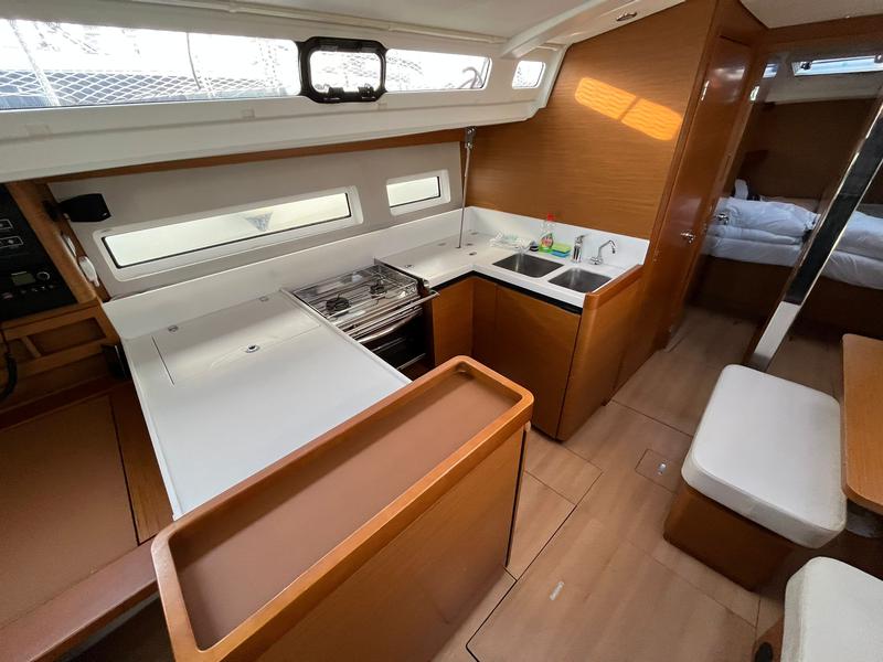 Book yachts online - sailboat - Sun Odyssey 440 - PETRA - rent