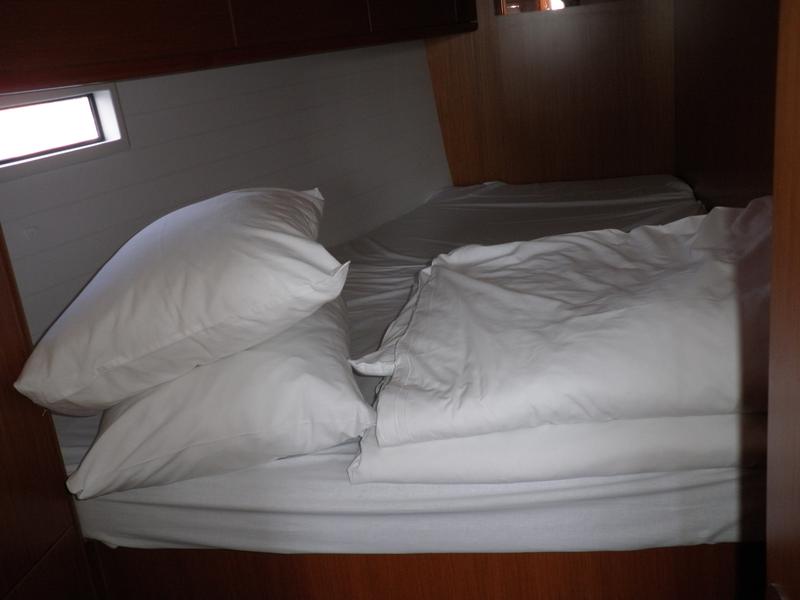 Book yachts online - sailboat - Bavaria Cruiser 34 - TIKA - rent