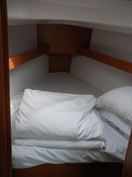 Book yachts online - sailboat - Bavaria Cruiser 33 - GIRICA - rent