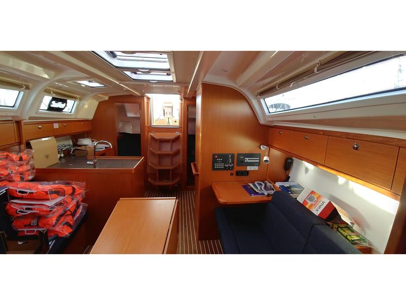 Book yachts online - sailboat - Bavaria Cruiser 37 - ALEGRIA - rent