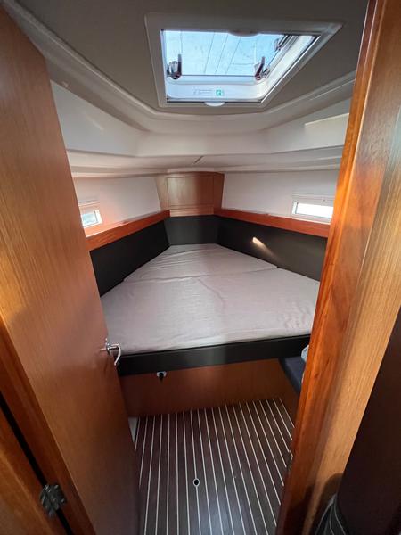 Book yachts online - sailboat - Bavaria Cruiser 37 - AMALIA - rent