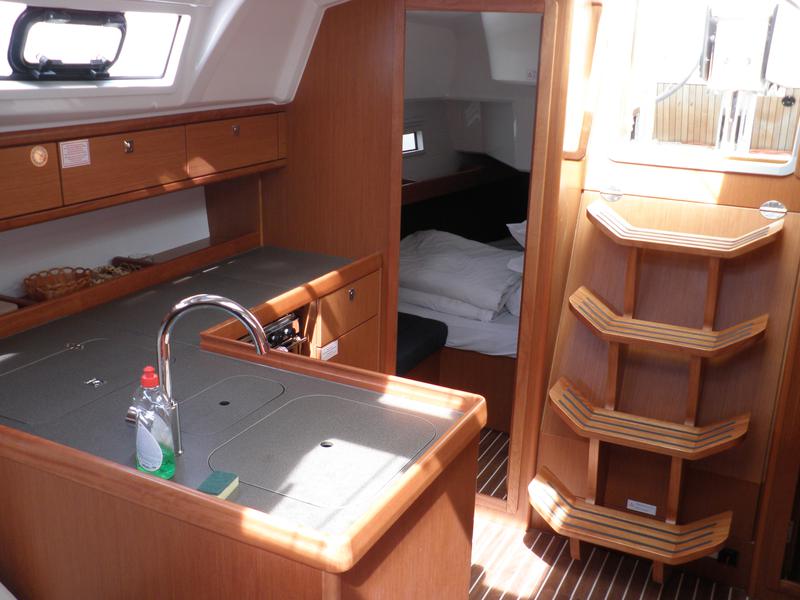 Book yachts online - sailboat - Bavaria Cruiser 37 - Gita - rent