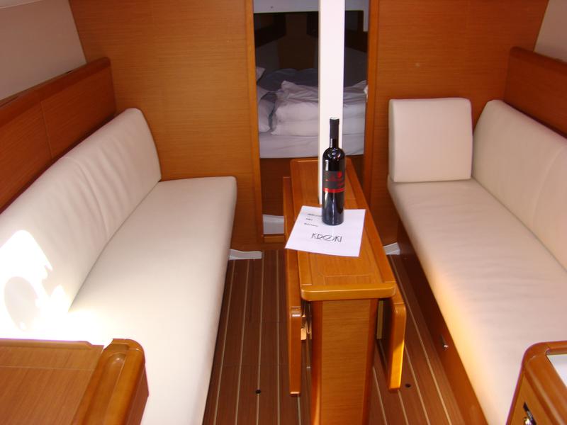 Book yachts online - sailboat - Sun Odyssey 33i - NENA - rent