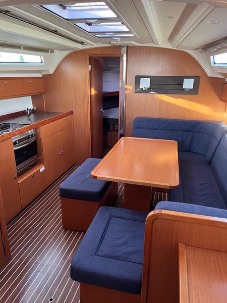 Book yachts online - sailboat - Bavaria Cruiser 41 - VILMA - rent