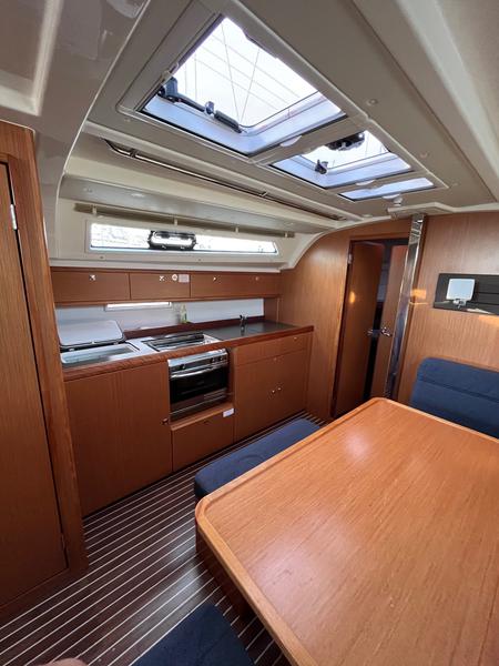 Book yachts online - sailboat - Bavaria Cruiser 41 - VILMA - rent