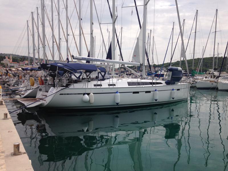 Book yachts online - sailboat - Bavaria Cruiser 51 - LU  - rent