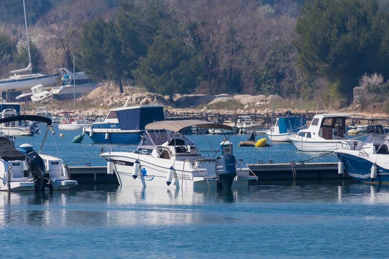 Book yachts online - motorboat - Pacific Craft 750 Sun Cruiser - no name - rent
