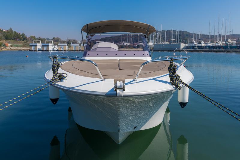 Book yachts online - motorboat - Pacific Craft 750 Sun Cruiser - no name - rent