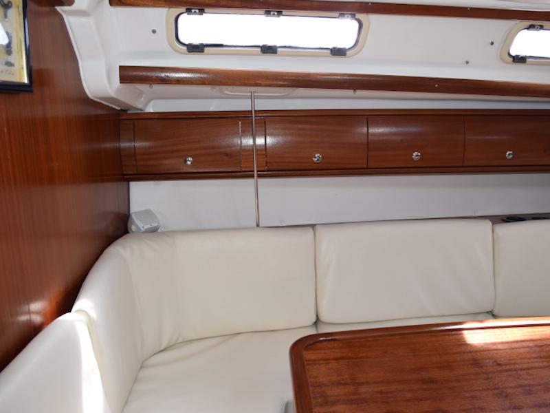 Book yachts online - sailboat - Bavaria 44 - Nina - rent