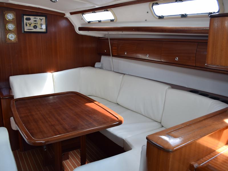 Book yachts online - sailboat - Bavaria 44 - Nina - rent