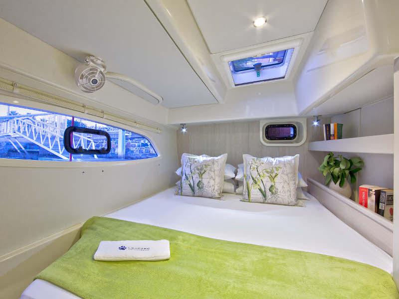 Book yachts online - catamaran - Leopard 44 - SHANGRI-LA - rent