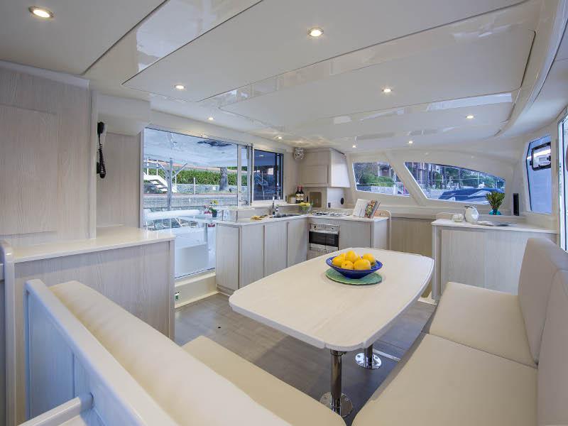Book yachts online - catamaran - Leopard 44 - SHANGRI-LA - rent