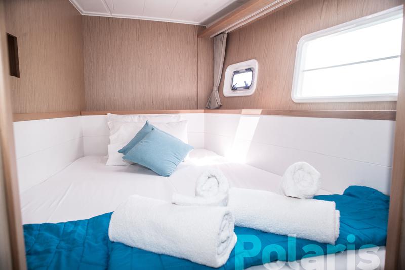 Book yachts online - catamaran - Lagoon 400 S2 A/C &amp; GEN - Vicky - rent