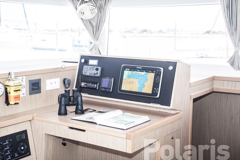Book yachts online - catamaran - Lagoon 400 S2 A/C &amp; GEN - Vicky - rent