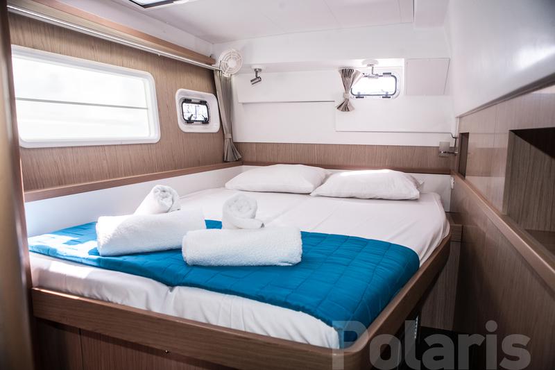 Book yachts online - catamaran - Lagoon 400 S2 A/C &amp; GEN - Vicky - rent