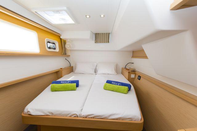 Book yachts online - catamaran - Lagoon 450 Fly A/C &amp; GEN - MARIA - rent