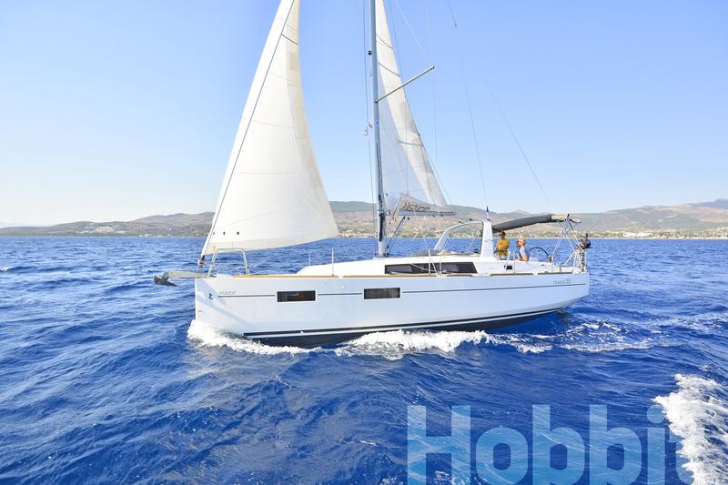 Book yachts online - sailboat - Oceanis 35 - Hobbit - rent