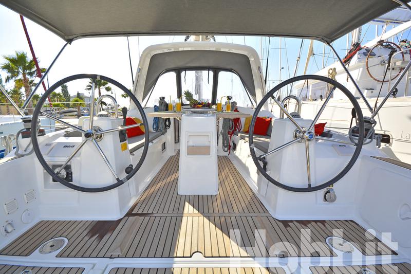 Book yachts online - sailboat - Oceanis 35 - Hobbit - rent