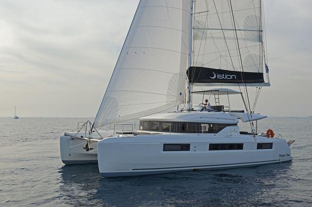 Book yachts online - catamaran - Lagoon 50 A/C &amp; GEN &amp; WM - K3 - rent
