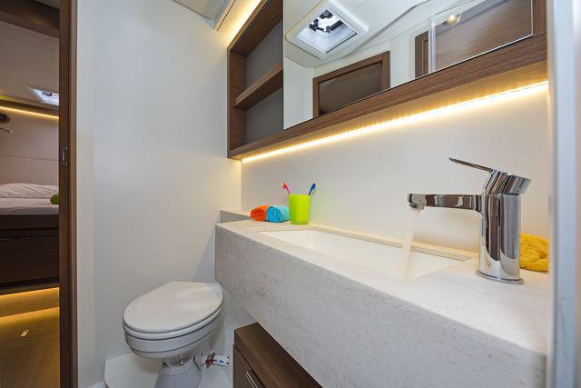 Book yachts online - catamaran - Lagoon 50 A/C &amp; GEN &amp; WM - K3 - rent