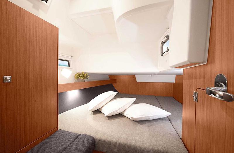 Book yachts online - sailboat - Bavaria Cruiser 41 - FORKYS - rent