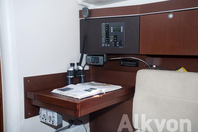 Book yachts online - sailboat - Hanse 345 - Alkion - rent