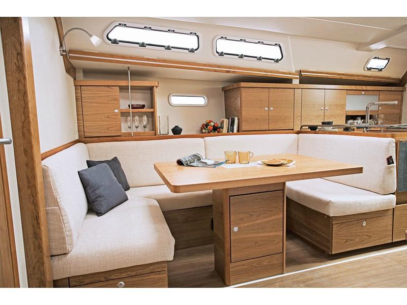 Book yachts online - sailboat - Hanse 430 - Tria S - rent