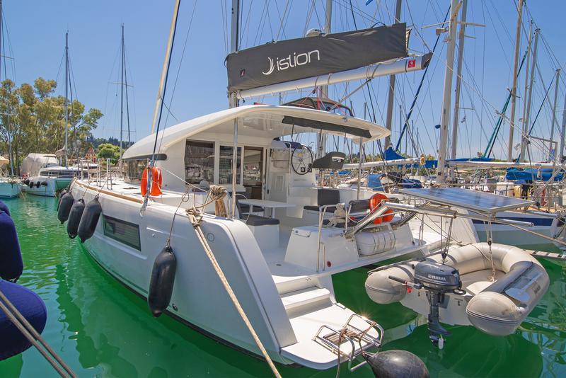 Book yachts online - catamaran - Lagoon 40 - NEMO - rent