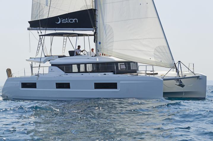 Book yachts online - catamaran - Lagoon 46 A/C &amp; GEN &amp; WM - LUCKY DRAGON - rent
