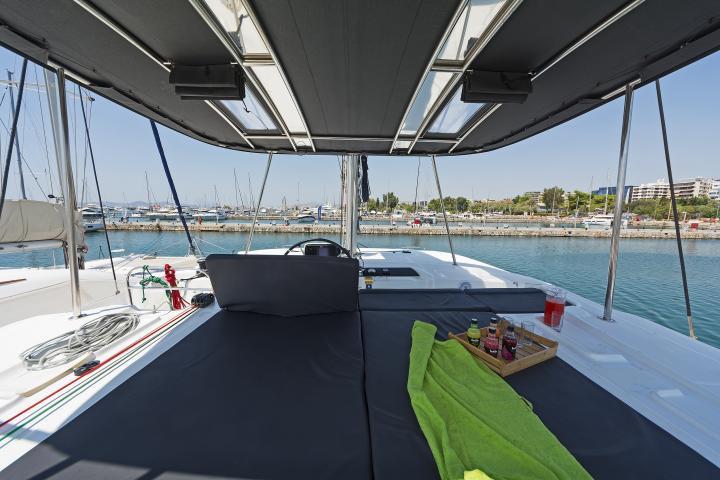 Book yachts online - catamaran - Lagoon 46 A/C &amp; GEN &amp; WM - LUCKY DRAGON - rent