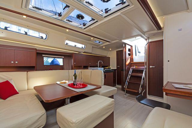 Book yachts online - sailboat - Hanse 455 - CAITLIN OF LORNE - rent