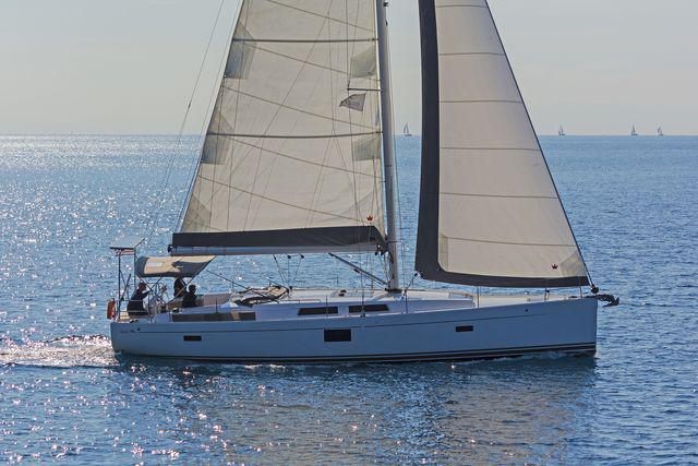 Book yachts online - sailboat - Hanse 455 - CAITLIN OF LORNE - rent