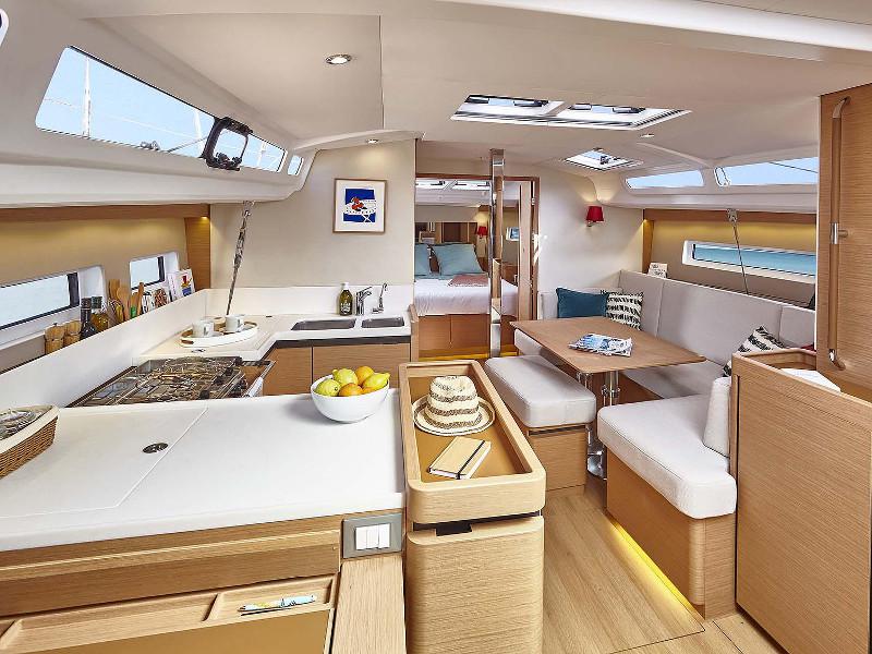 Book yachts online - sailboat - Sun Odyssey 440 - MIKE CHARLIE - rent
