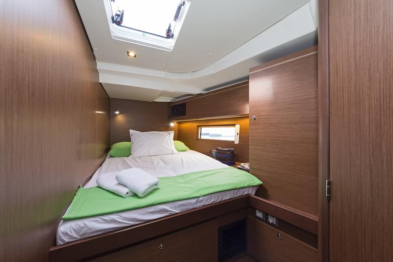 Book yachts online - sailboat - Oceanis 51.1 (5+1 cab) A/C &amp; GEN - FREYJA - rent