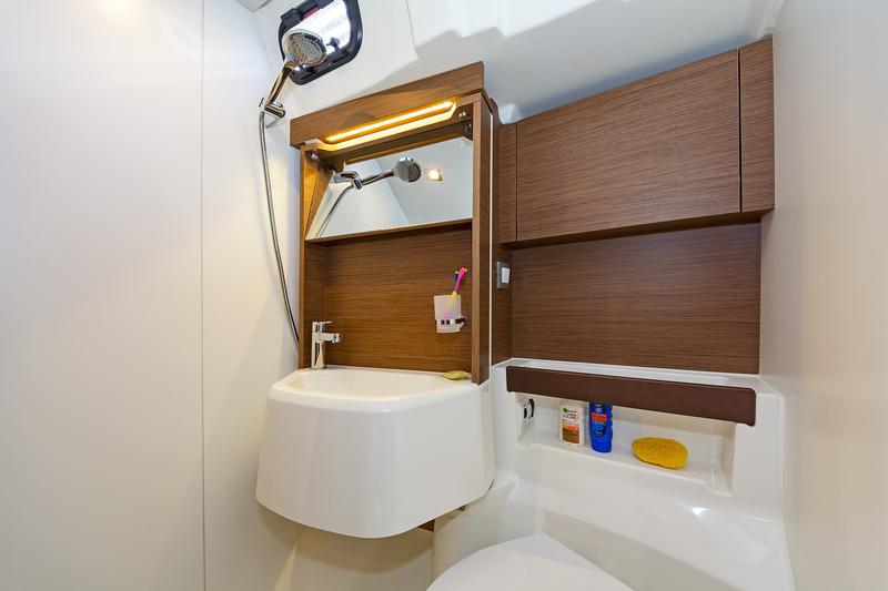 Book yachts online - sailboat - Oceanis 51.1 (5+1 cab) A/C &amp; GEN - FREYJA - rent