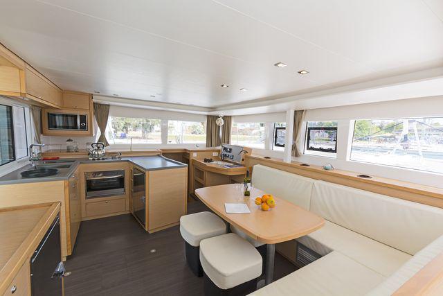 Book yachts online - catamaran - Lagoon 450 Fly A/C &amp; GEN. - Buena Suerte - rent