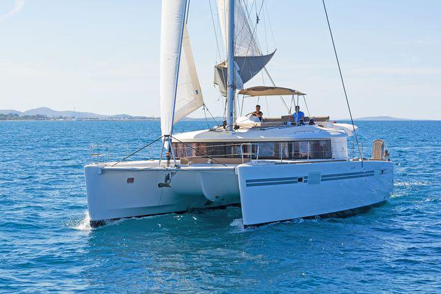 Book yachts online - catamaran - Lagoon 450 Fly A/C &amp; GEN. - Buena Suerte - rent