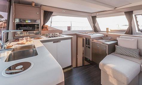 Book yachts online - catamaran - Isla 40 - MEMORIES - rent