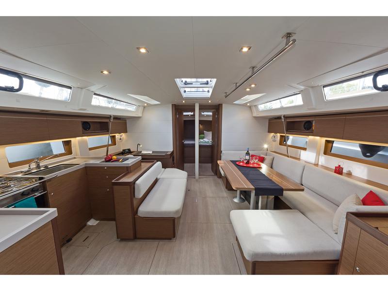 Book yachts online - sailboat - Oceanis 51.1 (5+1 cab) A/C &amp; GEN - CUBA LIBRE - rent