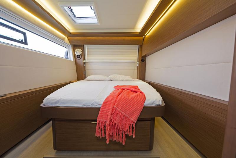 Book yachts online - catamaran - Lagoon 50 A/C &amp; GEN &amp; WM - HAPPY FEET (ONLY SKIPPERED) - rent