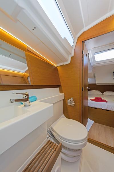 Book yachts online - sailboat - Sun Odyssey 490 - GOLDFISH - rent
