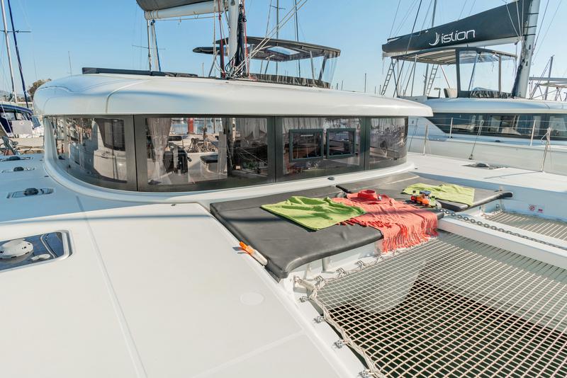 Book yachts online - catamaran - Lagoon 42 A/C &amp; GEN. - NIRIIS - rent